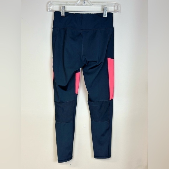Puma small p dry cell 11-1/2 waist 8-1/2 rise 22-1/2 inseam great preowned cond - Picture 2 of 10